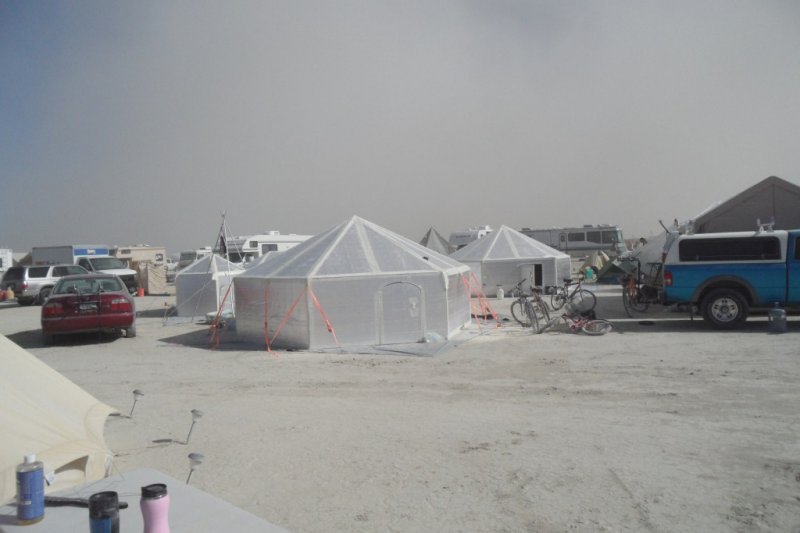 hexayurt_at_burning_man_2010