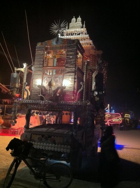 Burning_Man_2011_Victor_Grigas_Cool_Art_Car_IMG_4740