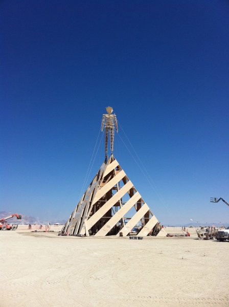 Burning_Man_2011_Victor_Grigas_The_man_IMG_4602