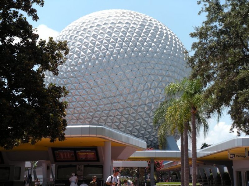 spaceship_earth_3