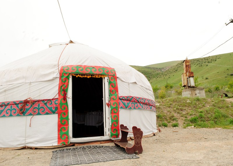 traditional_kyrgyz_nomadic_yurt