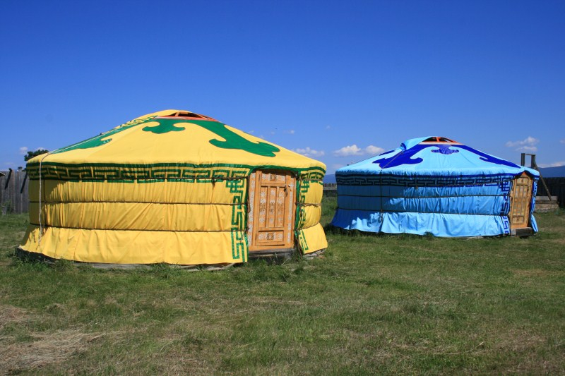 plains-yurt-800-x-533
